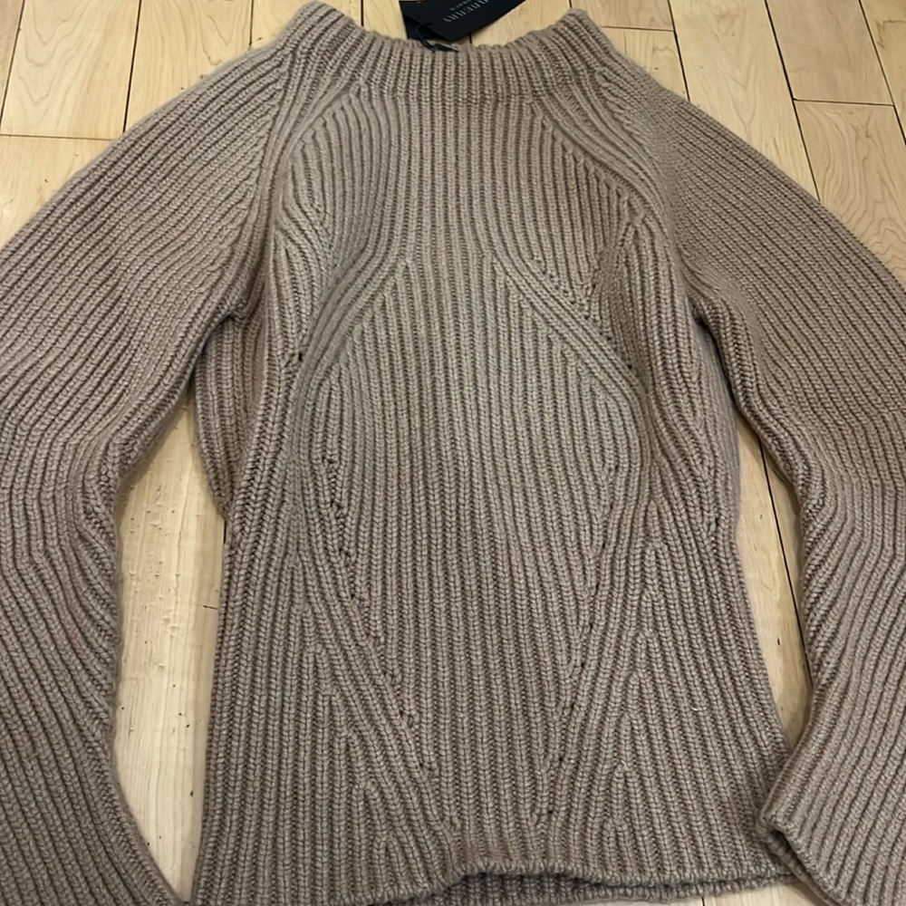NWT Burberry Cashmere Sweater Sz S - Picture 6 of 16
